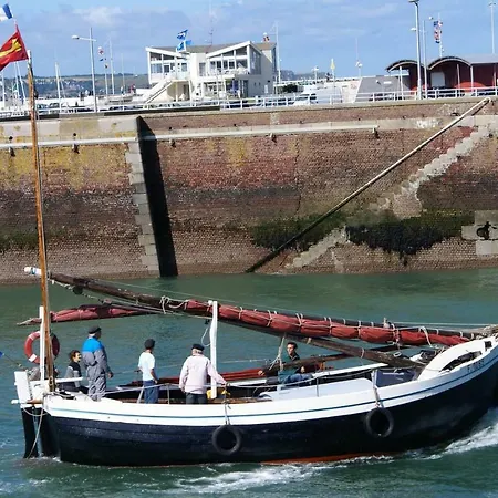 Une Boucane En Bord De Mer Appartement